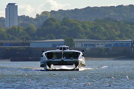 Cyclone Clipper - Thames Clippers - www.simplonpc.co.uk -  Photo: © 2007 Ian Boyle