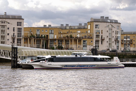 Monsoon Clipper - Thames Clippers - www.simplonpc.co.uk -  Photo: © 2007 Ian Boyle