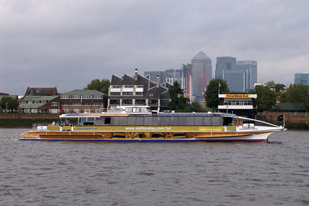 Monsoon Clipper - Thames Clippers - www.simplonpc.co.uk -  Photo: © 2007 Ian Boyle