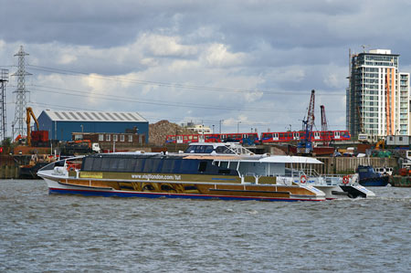 Monsoon Clipper - Thames Clippers - www.simplonpc.co.uk -  Photo: © 2007 Ian Boyle