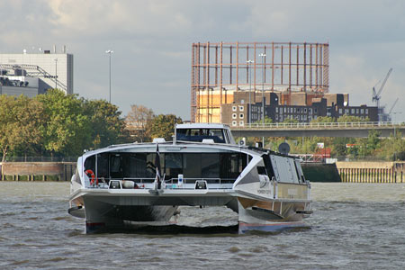 Monsoon Clipper - Thames Clippers - www.simplonpc.co.uk -  Photo: © 2007 Ian Boyle