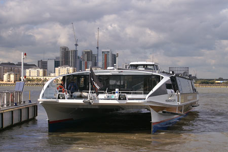 Monsoon Clipper - Thames Clippers - www.simplonpc.co.uk -  Photo: © 2007 Ian Boyle