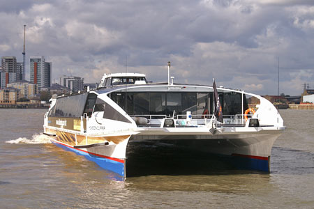 Monsoon Clipper - Thames Clippers - www.simplonpc.co.uk -  Photo: © 2007 Ian Boyle