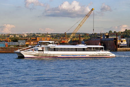 Moon Clipper - Thames Clippers -  Photo: © Ian Boyle - www.simplonpc.co.uk