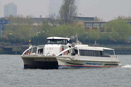 Moon Clipper - Thames Clippers -  Photo: © Ian Boyle - www.simplonpc.co.uk