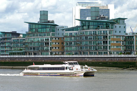 Moon Clipper - Thames Clippers -  Photo: © Ian Boyle - www.simplonpc.co.uk