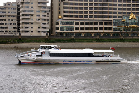 Moon Clipper - Thames Clippers -  Photo: © Ian Boyle - www.simplonpc.co.uk