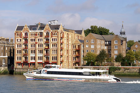 Moon Clipper - Thames Clippers -  Photo: © Ian Boyle - www.simplonpc.co.uk