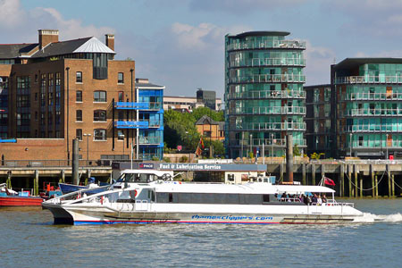 Moon Clipper - Thames Clippers -  Photo: © Ian Boyle - www.simplonpc.co.uk