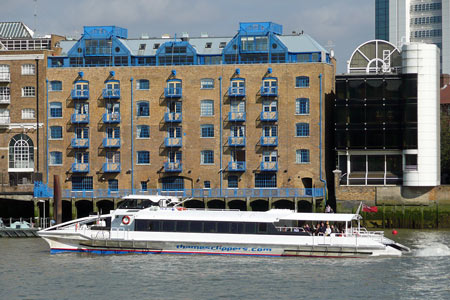 Moon Clipper - Thames Clippers -  Photo: © Ian Boyle - www.simplonpc.co.uk