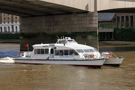 Sky Clipper - Thames Clippers -  Photo: © Ian Boyle - www.simplonpc.co.uk