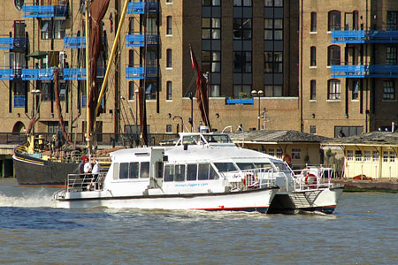 Star Clipper - Thames Clippers -  Photo: © Ian Boyle - www.simplonpc.co.uk