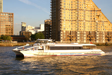 Sun Clipper - Thames Clippers -  Photo: © Ian Boyle - www.simplonpc.co.uk