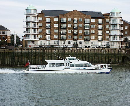 Star Clipper - Thames Clippers -  Photo: © Ian Boyle - www.simplonpc.co.uk