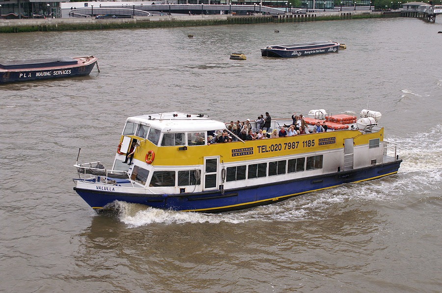 catamaran cruise london