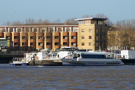 Moon Clipper - Thames Clippers -  Photo: © Ian Boyle - www.simplonpc.co.uk