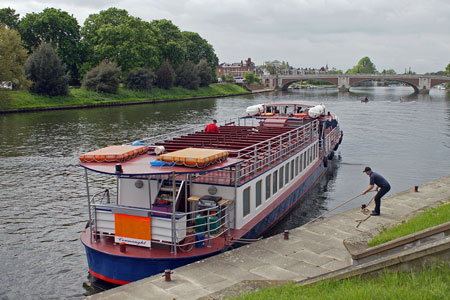 Connaught at Hampton Court - Photo:  Ian Boyle, 5th May 2010