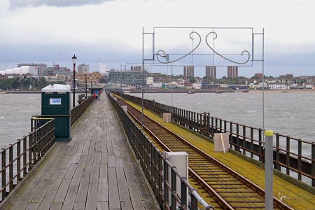 Southend Pier - Photo:  Ian Boyle, 24th May 2006 - www.simplonpc.co.uk