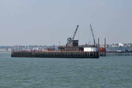 Southend Pier - Photo:  Ian Boyle, 8th June 2006 - www.simplonpc.co.uk