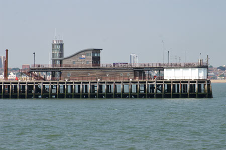 Southend Pier - Photo:  Ian Boyle, 8th June 2006 - www.simplonpc.co.uk