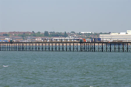 Southend Pier - Photo:  Ian Boyle, 8th June 2006 - www.simplonpc.co.uk