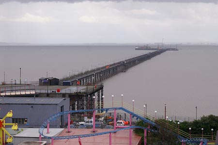 Southend Pier - Photo:  Ian Boyle, 24th May 2006 - www.simplonpc.co.uk