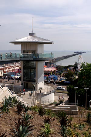 Southend Pier - Photo:  Ian Boyle, 24th May 2006 - www.simplonpc.co.uk