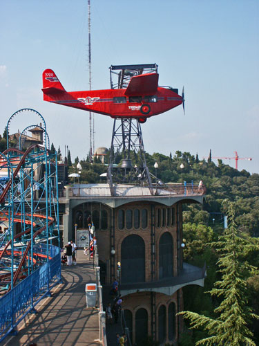 Barcelona - Tibidabo - Photo: © Ian Boyle, 1st September 2002 - www.simplompc.co.uk - Simplon Postcards