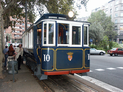 Barcelona - Tramvia Blau - Photo: © Ian Boyle, 1st September 2002 - www.simplompc.co.uk - Simplon Postcards