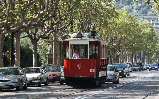 Barcelona - Tramvia Blau - Photo: © Ian Boyle, 1st September 2002 - www.simplompc.co.uk - Simplon Postcards