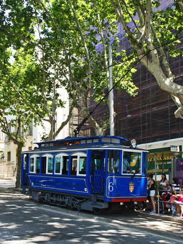 Barcelona - Tramvia Blau - Photo: © Ian Boyle, 7th July 2013 - www.simplompc.co.uk - Simplon Postcards