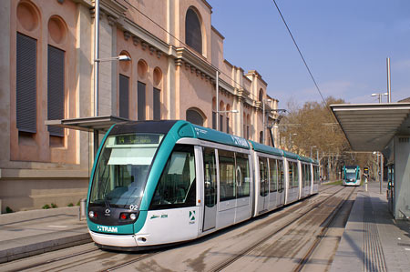 Barcelona TRAM Trambesòs - Photo: © Ian Boyle, 18th March 2008 - Simplon Postcards - www.simplonpc.co.uk