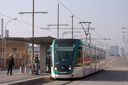 Barcelona TRAM Trambesòs - Photo: © Ian Boyle, 18th March 2008 - Simplon Postcards - www.simplonpc.co.uk