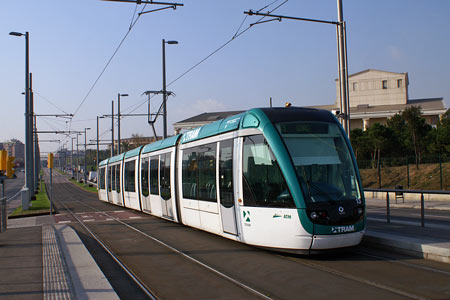 Barcelona TRAM Trambesòs - Photo: © Ian Boyle, 18th March 2008 - Simplon Postcards - www.simplonpc.co.uk