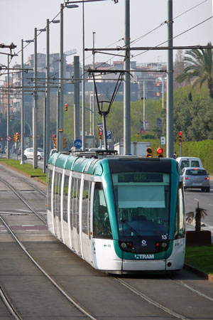 Barcelona TRAM Trambesòs - Photo: © Ian Boyle, 18th March 2008 - Simplon Postcards - www.simplonpc.co.uk