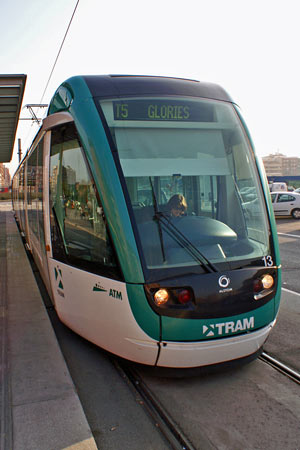 Barcelona TRAM Trambesòs - Photo: © Ian Boyle, 18th March 2008 - Simplon Postcards - www.simplonpc.co.uk