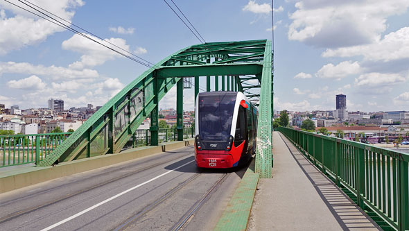 BelgradeCAF Urbos 3 Tram - www.spimplonpc.co.uk - Photo: ©Ian Boyle 17th May 2016