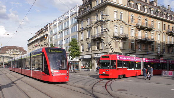 Bern Combino Classic 6/8 Tram - www.simplonpc.co.uk - Photo: ©1988 Ian Boyle