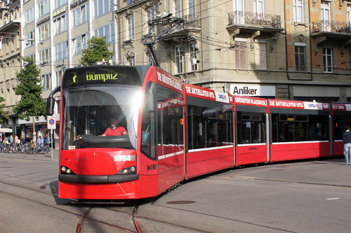 Bern Combino 4/6 Tram - www.simplonpc.co.uk - Photo: ©1988 Ian Boyle