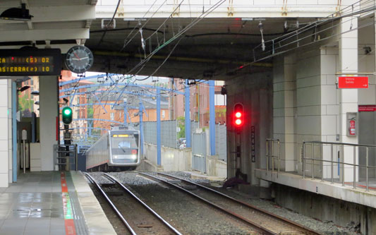 Bilbao Metro - Photo:   Ian Boyle, 27th May 2015 - www.simplonpc.co.uk