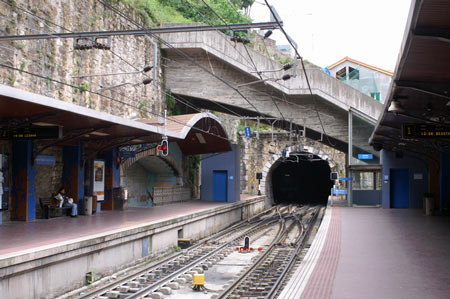 Bilbao Trains - Euskotren - © Ian Boyle  2007 - www.simplonpc.co.uk