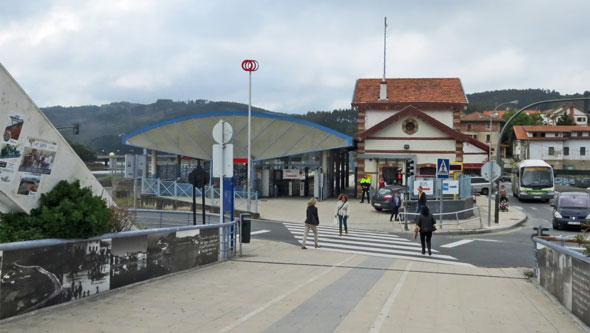 Bilbao Metro - Photo:   Ian Boyle, 27th May 2015 - www.simplonpc.co.uk