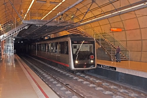 Bilbao Metro - Photo:   Ian Boyle, 21st July 2010 - www.simplonpc.co.uk