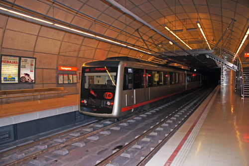 Bilbao Metro - Photo:   Ian Boyle, 21st July 2010 - www.simplonpc.co.uk