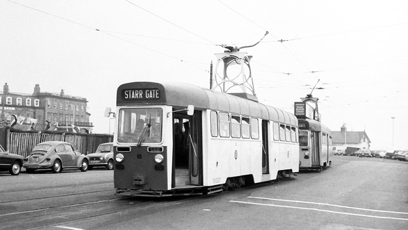 BLACKPOOL TRAMS - Photo: ©1976 Ian Boyle - www.simplompc.co.uk - Simplon Postcards