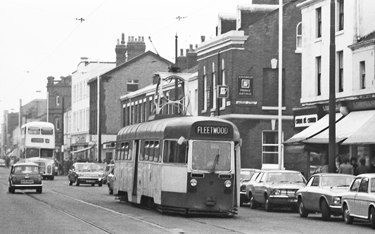 BLACKPOOL TRAMS - Photo: ©1976 Ian Boyle - www.simplompc.co.uk - Simplon Postcards