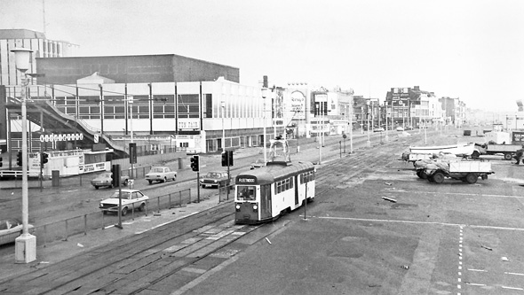 BLACKPOOL TRAMS - Photo: ©1976 Ian Boyle - www.simplompc.co.uk - Simplon Postcards