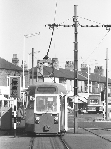 BLACKPOOL TRAMS - Photo: ©1975 Ian Boyle - www.simplompc.co.uk - Simplon Postcards