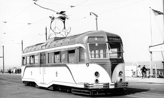 BLACKPOOL TRAMS - Photo: Simplon Collection - www.simplompc.co.uk - Simplon Postcards