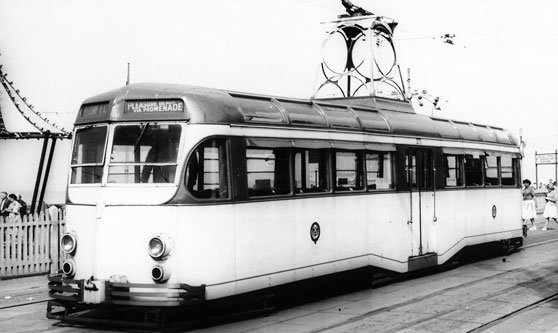 BLACKPOOL TRAMS - Photo: Simplon Collection - www.simplompc.co.uk - Simplon Postcards